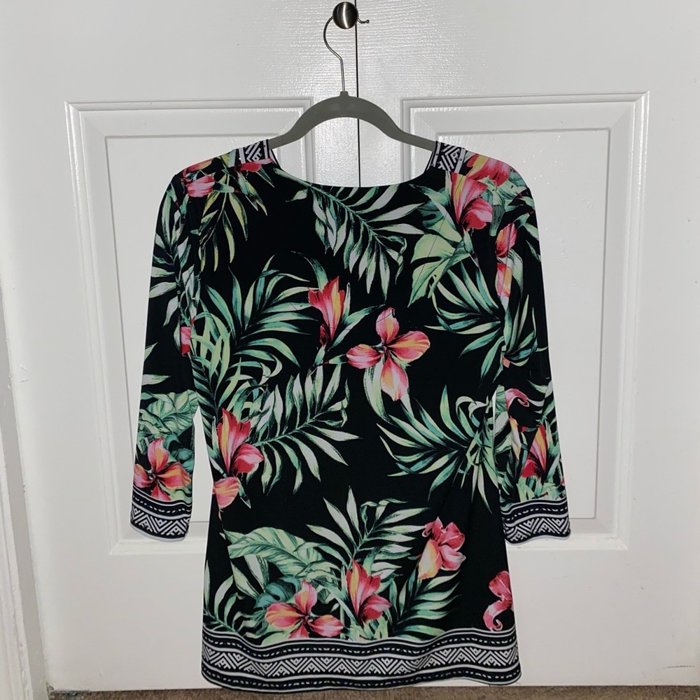 Blouse - Picture 2 of 3